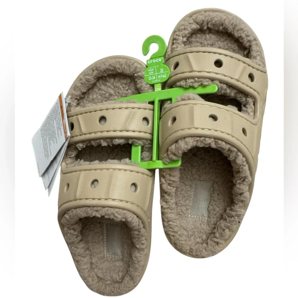 CROCS Kids baya Cozy Cream Fuzzy Sandal